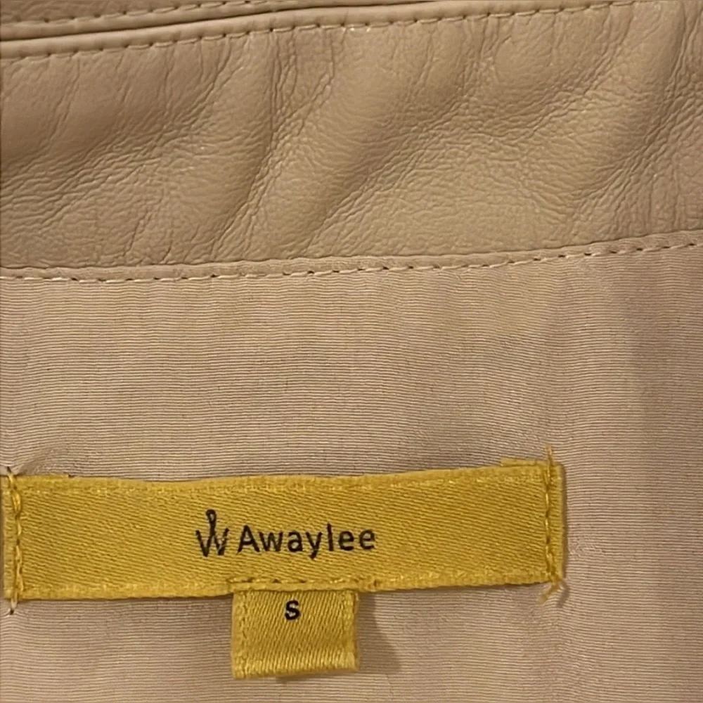 Anthropologie Awaylee vegan leather coat/ jacket w/ balloon sleeves Cream. S-XS - Picture 14 of 16